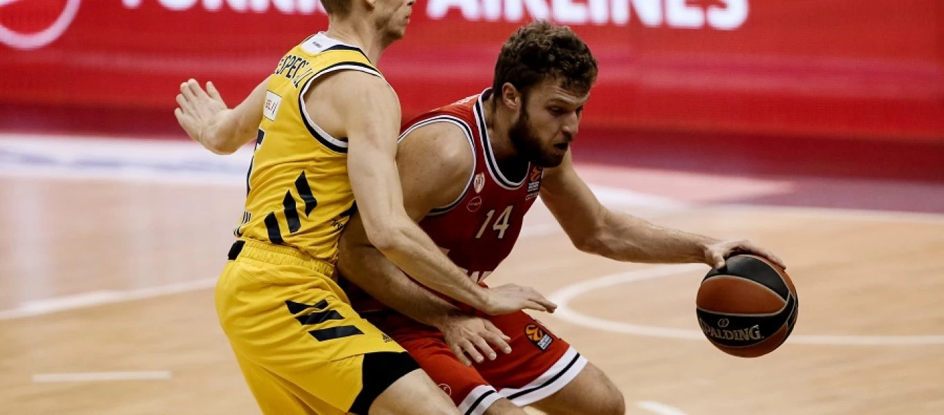 Έφυγε... νικητής από το Βερολίνο ο Ολυμπιακός με πρωταγωνιστή τον Α.Βεζένκοβ